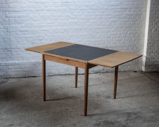 Table de jeu et de salle à manger en chêne de Poul Hundevad, Danemark, années 1960