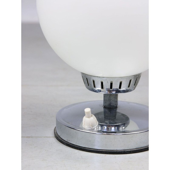 Image 1 of Lampe de table vintage en opaline