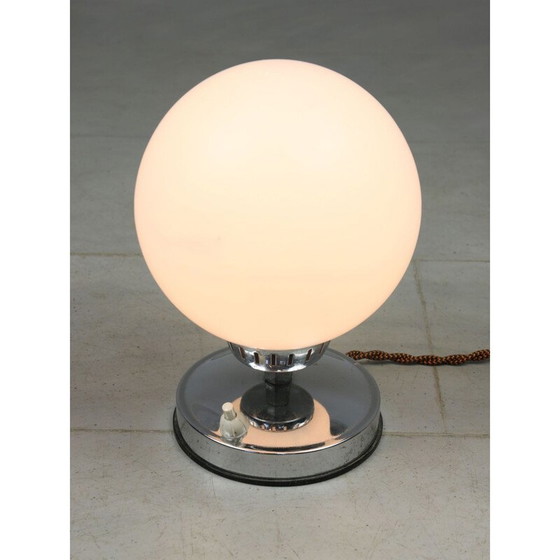 Image 1 of Lampe de table vintage en opaline