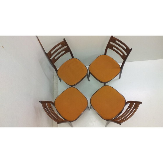 Image 1 of Ensemble de 4 chaises en bois par Ton, Tchécoslovaquie 1960
