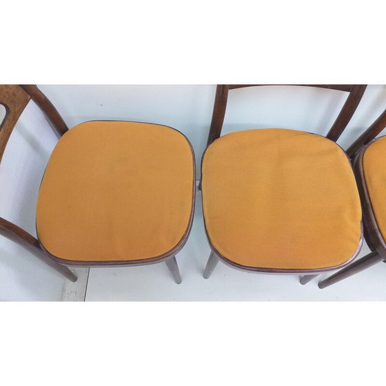 Image 1 of Ensemble de 4 chaises en bois par Ton, Tchécoslovaquie 1960