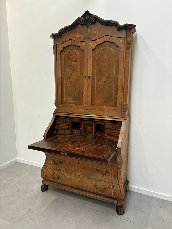 Image 1 of Armoire ancienne en ronce de noyer incrustée de marqueterie hollandaise du XIXe siècle