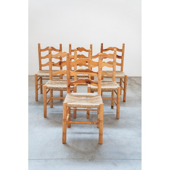 Image 1 of Ensemble de 12 chaises rustiques en pin, Italie 1990
