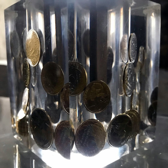 Image 1 of Briquet De Table Vintage • Résine Inclusions De Pièces • Pierre Giraudon • Space Age • 1970