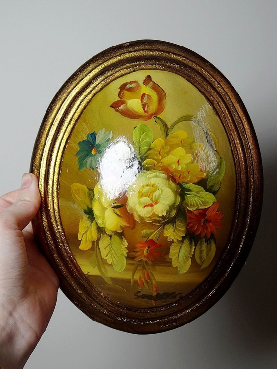 Image 1 of Petit Tableau Médaillon Huile Sur Bois Bombé Italien Vintage Bouquet De Fleurs