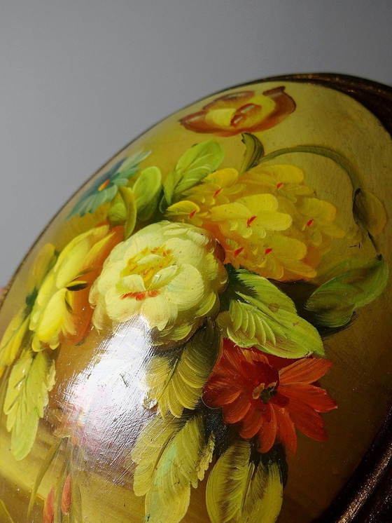 Image 1 of Petit Tableau Médaillon Huile Sur Bois Bombé Italien Vintage Bouquet De Fleurs