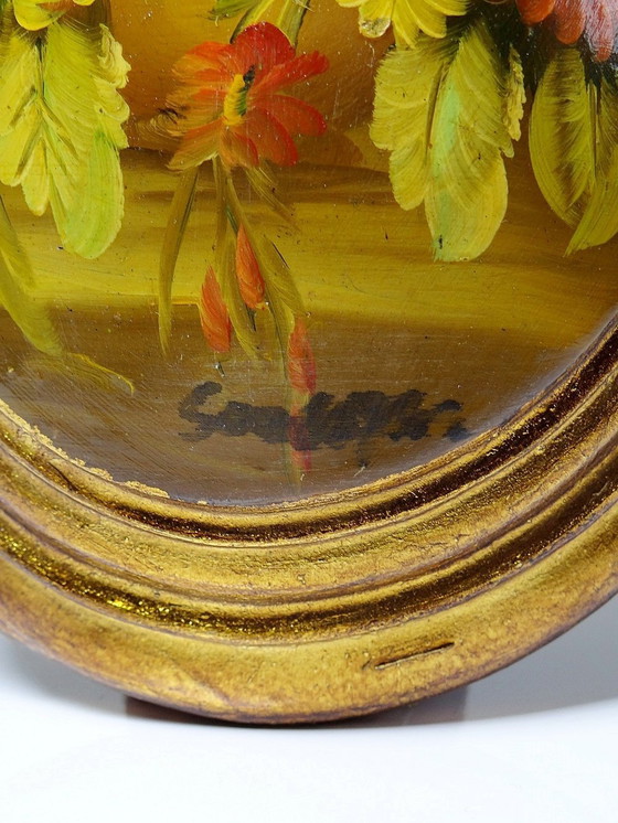 Image 1 of Petit Tableau Médaillon Huile Sur Bois Bombé Italien Vintage Bouquet De Fleurs