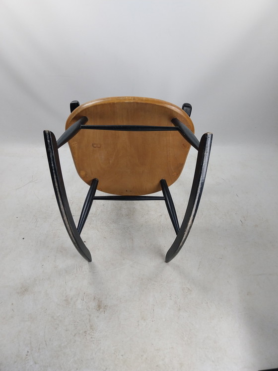 Image 1 of 1 X Fauteuil à bascule scandinave de style Tapiovaara.