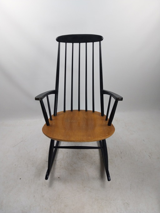 1 X Fauteuil à bascule scandinave de style Tapiovaara.