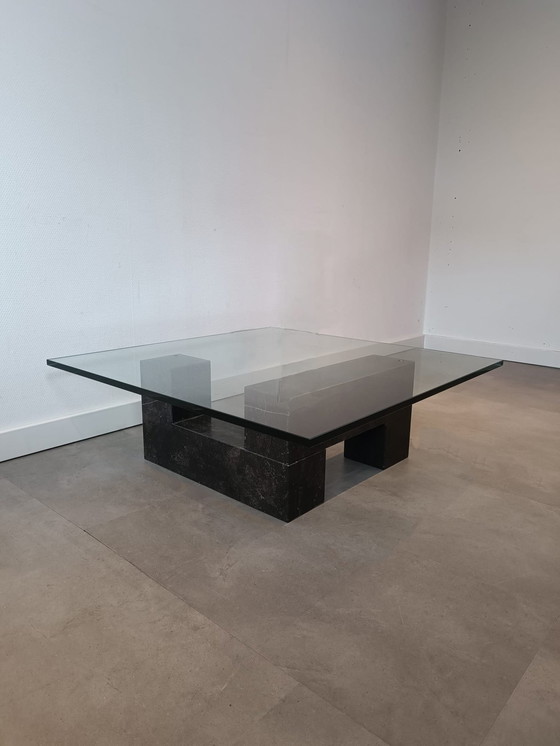 Image 1 of Table basse design en marbre et verre