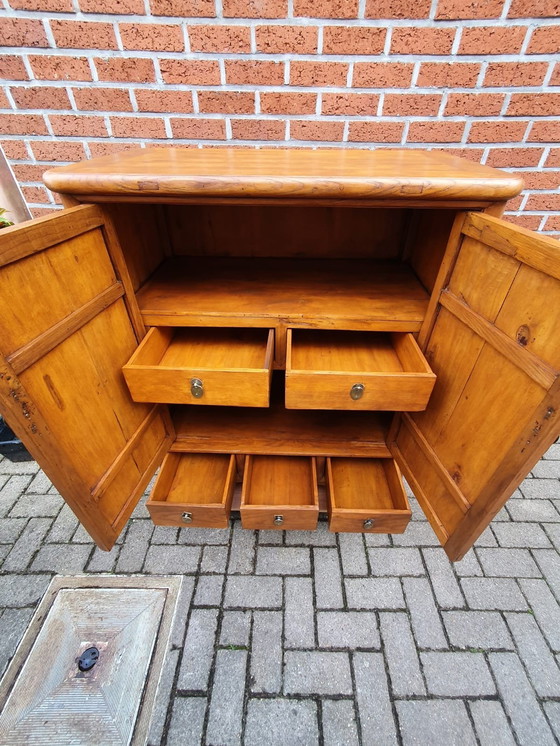 Image 1 of Armoire Antique De Style Ming En Bois D'Orme Fin 19Ème