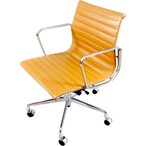 Fauteuil pivotant vintage en aluminium et cuir par Charles et Ray Eames pour Vitra, Allemagne 1959