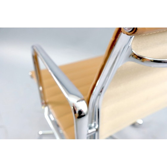 Image 1 of Fauteuil pivotant vintage en aluminium et cuir par Charles et Ray Eames pour Vitra, Allemagne 1959