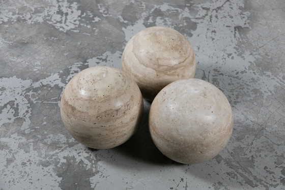 Image 1 of Table Basse Circulaire En Travertin