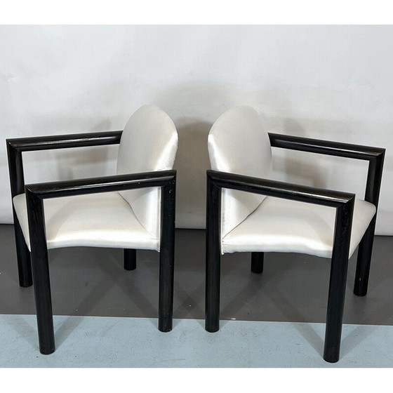 Image 1 of Ensemble de 4 fauteuils italiens du milieu du siècle en bois et satin, années 1970.