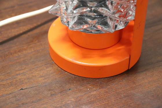 Image 1 of Petite lampe de table en verre de Murano et métal orange, 1950S