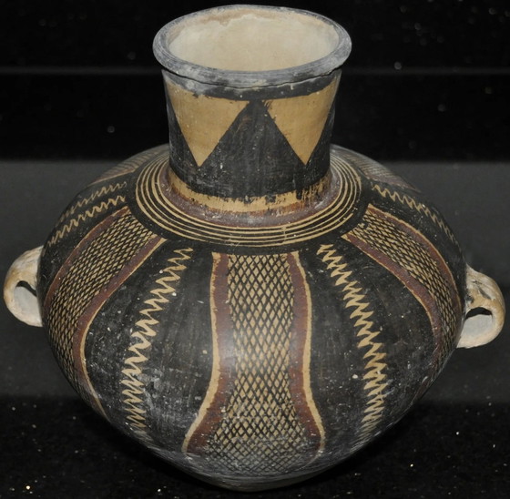 Image 1 of Jarre en poterie néolithique Culture Banshan ± 2400 Bc