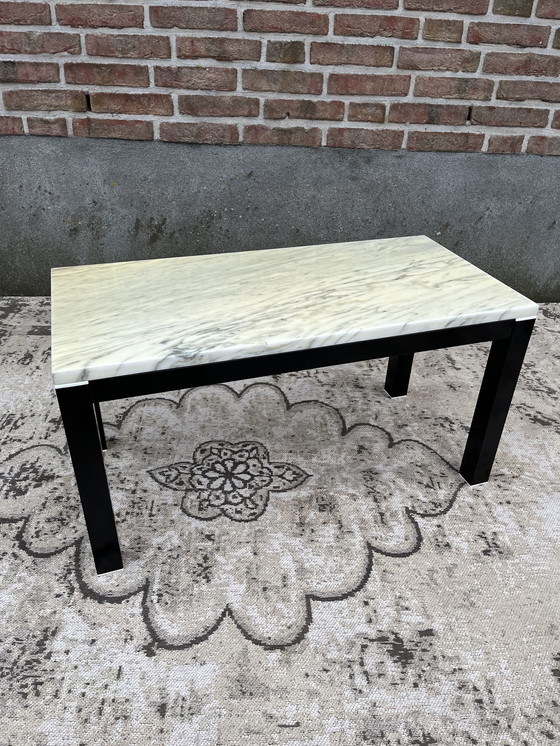 Image 1 of Table basse vintage post-moderne en marbre de Carrera