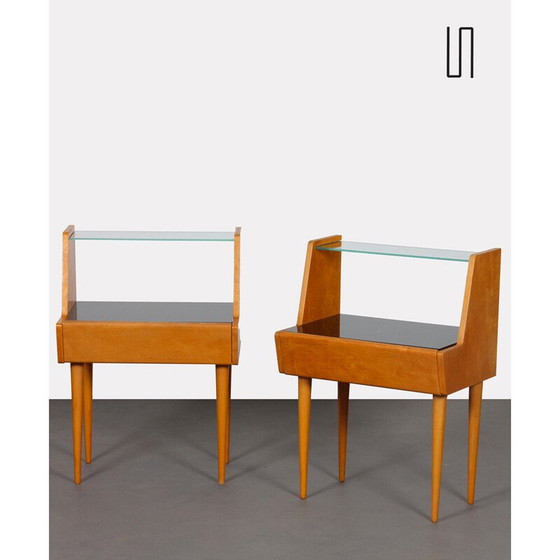 Image 1 of Paire de tables de nuit vintage en bois et opaline noire, 1960