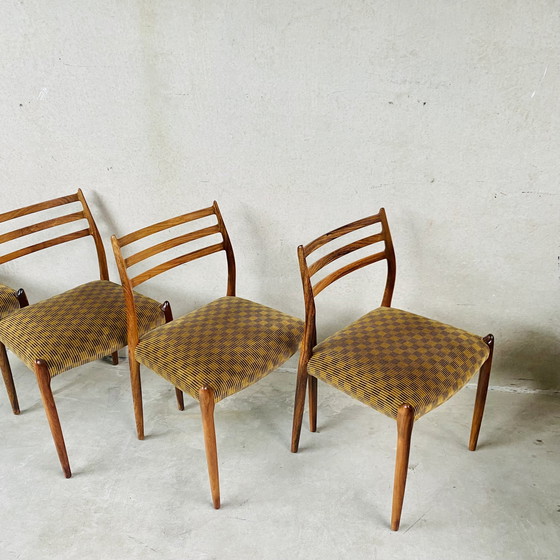 Image 1 of 4 X chaises de salle à manger en bois de rose Niels O. Møller Modèle 78 De J.L. Møller Möbelfabrik, Danemark 1962