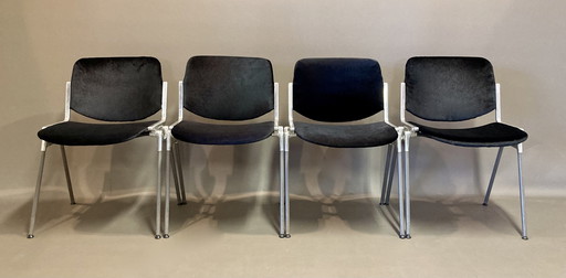 Suite de 4 Chaises "Giancarlo Piretti"