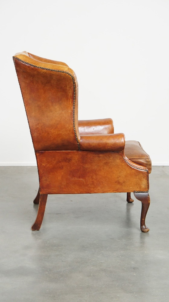 Image 1 of Fauteuil à oreilles en peau de mouton