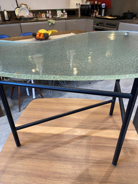 Image 1 of Table Basse Tripode Asymétrique Verre Granité Forme Haricot Vintage An50