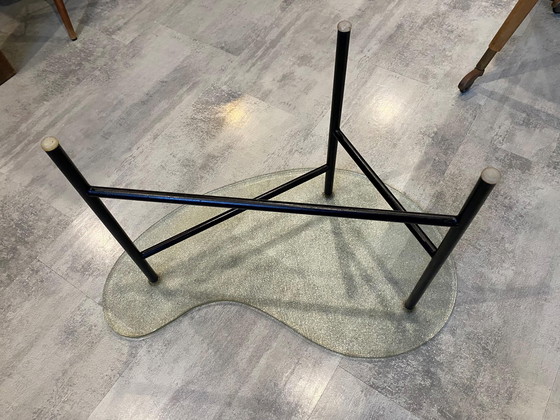 Image 1 of Table Basse Tripode Asymétrique Verre Granité Forme Haricot Vintage An50