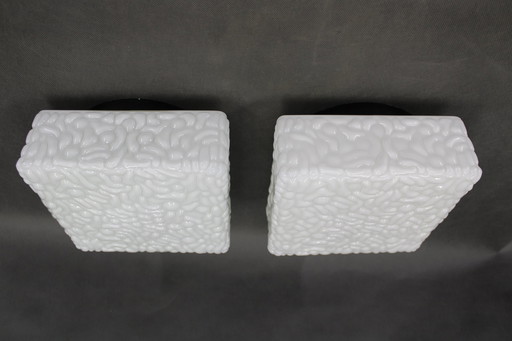 Paire de plafonniers carrés en verre laiteux, Tchécoslovaquie, années 1970