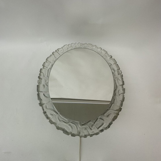 Image 1 of Miroir mural ovale en Lucite avec rétro-éclairage, Allemagne 1970