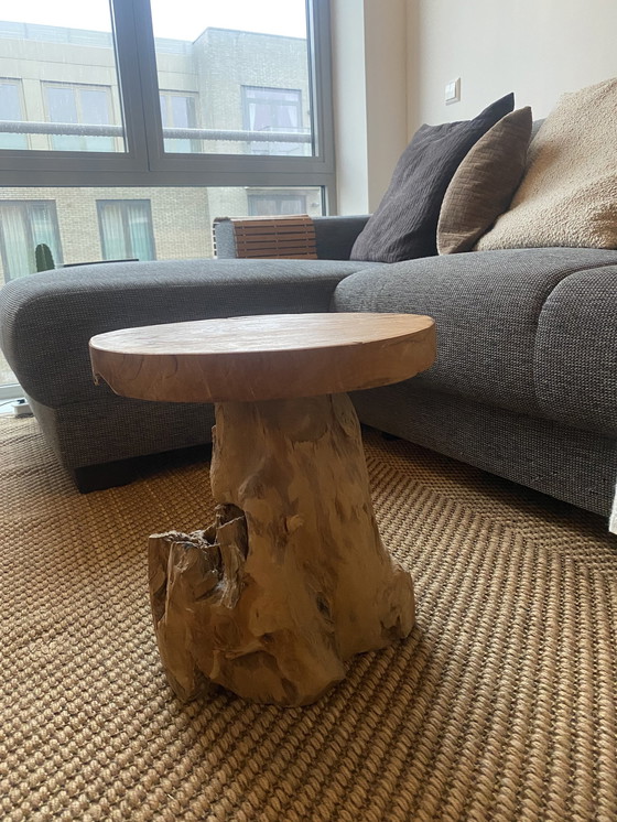 Image 1 of Table d'appoint en bois