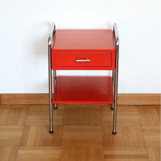 Image 1 of Table d'appoint Bauhaus fonctionnaliste rouge vintage