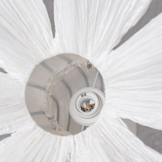 Image 1 of Lampadaire vintage contemporain avec fleurs en tissu et métal, Belgique