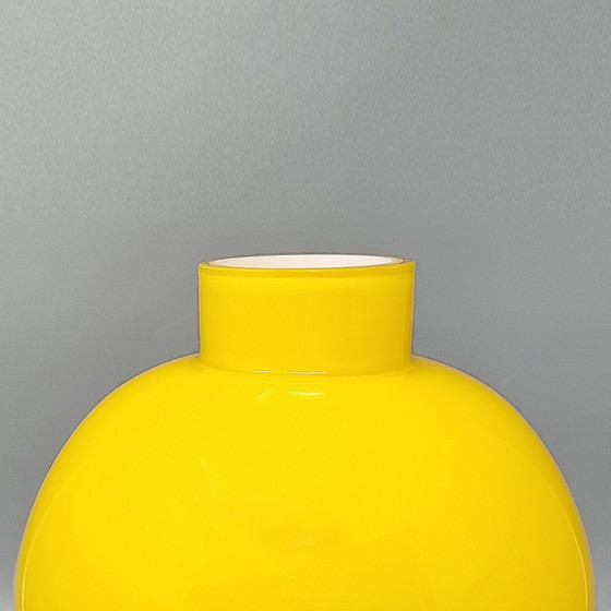 Image 1 of 1970S Gorgeous Yellow Vase By Ind. Vetraria Valdarnese. Fabriqué en Italie