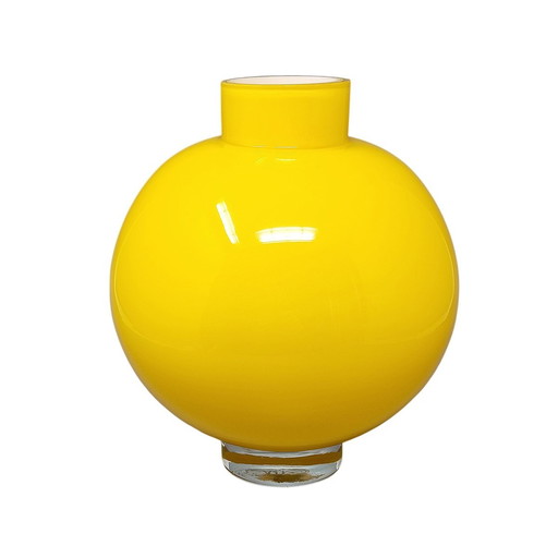 1970S Gorgeous Yellow Vase By Ind. Vetraria Valdarnese. Fabriqué en Italie