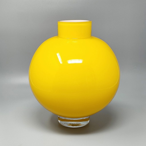 1970S Gorgeous Yellow Vase By Ind. Vetraria Valdarnese. Fabriqué en Italie