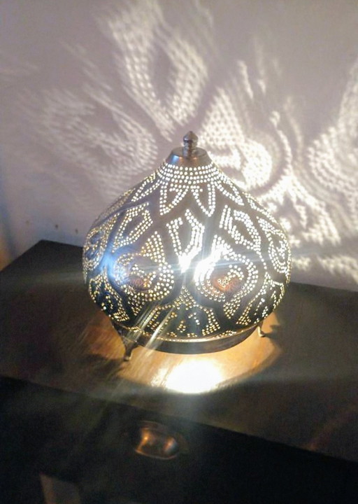 Lampe de table fabriquée à la main en Égypte