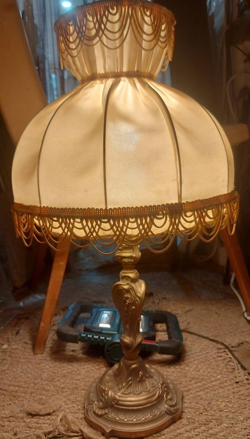 Lampe A Poser De Style Louis Xvi En Bronze