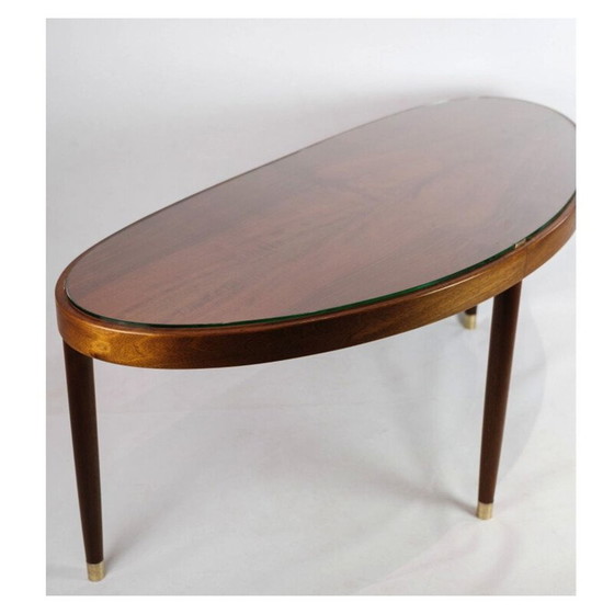 Image 1 of Table basse vintage en noyer avec plateau en verre, Danemark 1940