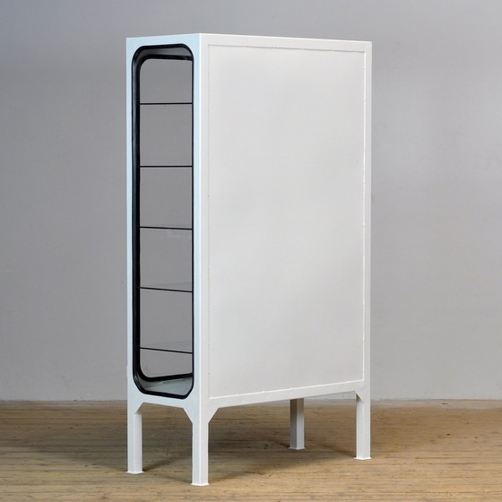 Image 1 of Cabinet médical vintage en fer et verre, 1970's