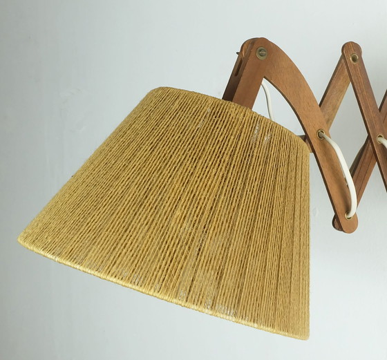 Image 1 of Mid Century Modern Lampe murale en bois et sisal Lampe à ciseaux pivotante et extensible 1950S 60S