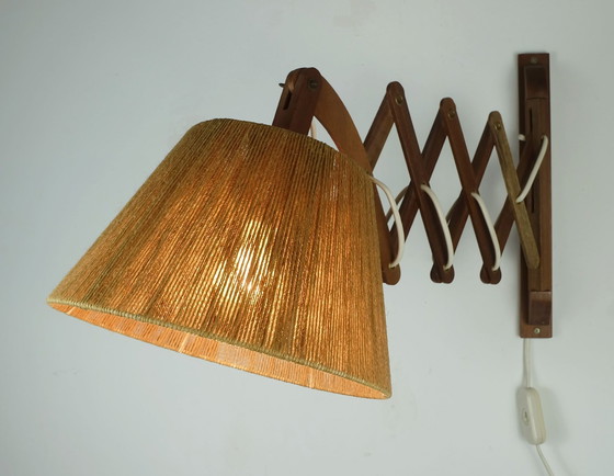 Image 1 of Mid Century Modern Lampe murale en bois et sisal Lampe à ciseaux pivotante et extensible 1950S 60S