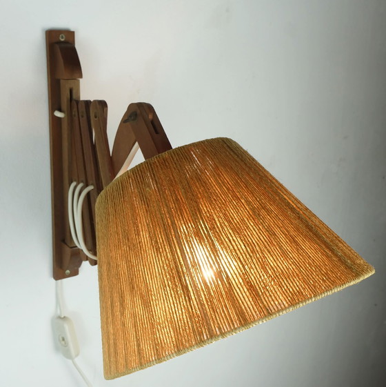 Image 1 of Mid Century Modern Lampe murale en bois et sisal Lampe à ciseaux pivotante et extensible 1950S 60S