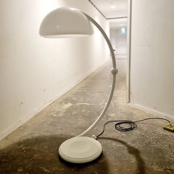Image 1 of Lampadaire Serpente blanc par Elio Martinelli pour Martinelli Luce