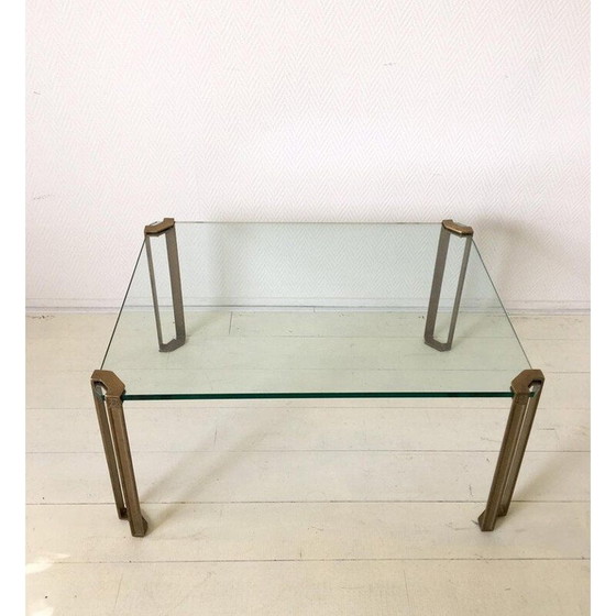 Image 1 of Table basse vintage en verre et laiton par Peter Ghyczy