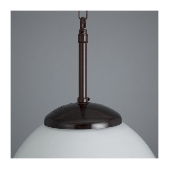 Image 1 of Lampe suspendue vintage en verre opale, Tchécoslovaquie