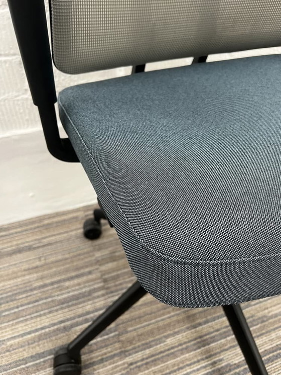 Image 1 of Chaise Vitra AM