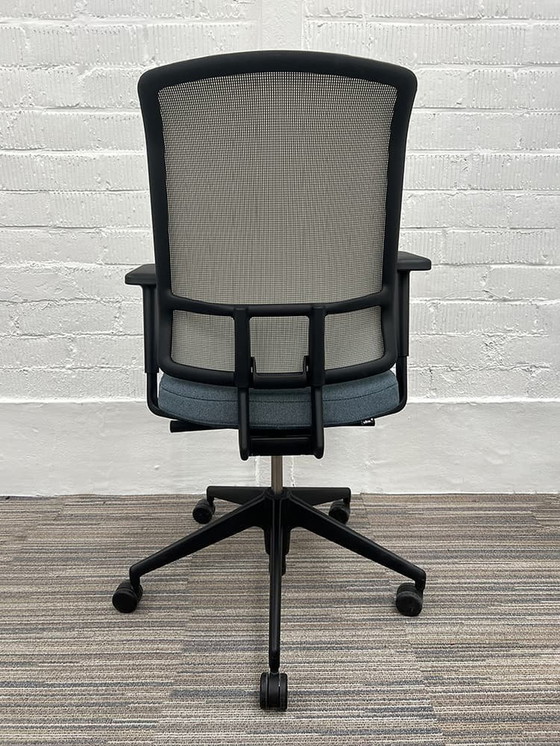 Image 1 of Chaise Vitra AM