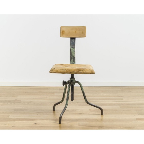 Image 1 of Chaise industrielle vintage 1930