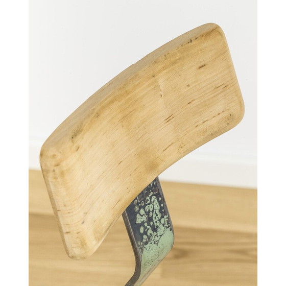 Image 1 of Chaise industrielle vintage 1930